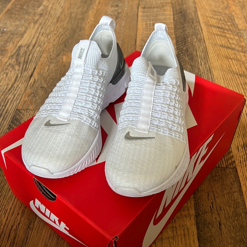 Brand new Nike React Phantom Run Flynit 2 women’s size 6